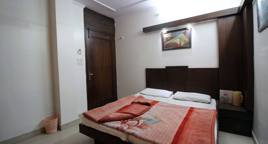 Arya Tourist Lodge, New Delhi 4